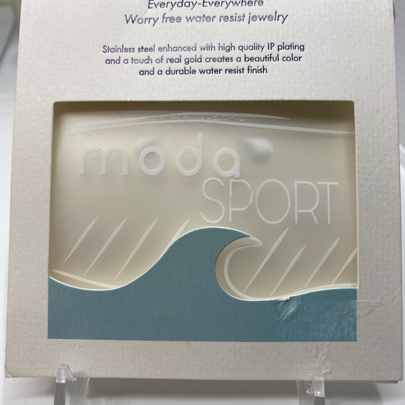 Moda Sport gold hoop earrings - Picture 3 of 3